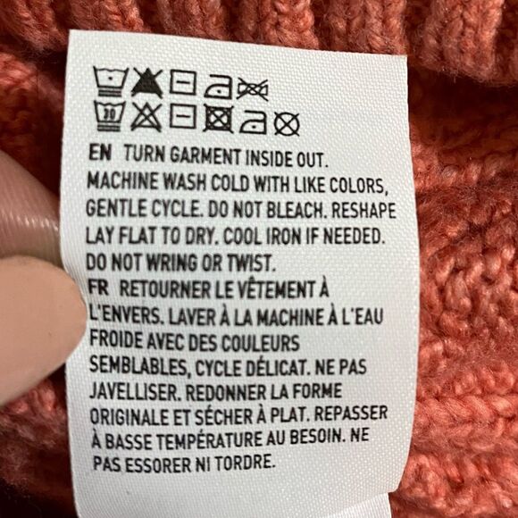 American Eagle Rose Cotton Blend Fisherman Cable Knit Sweater SZ Medium - Picture 8 of 9